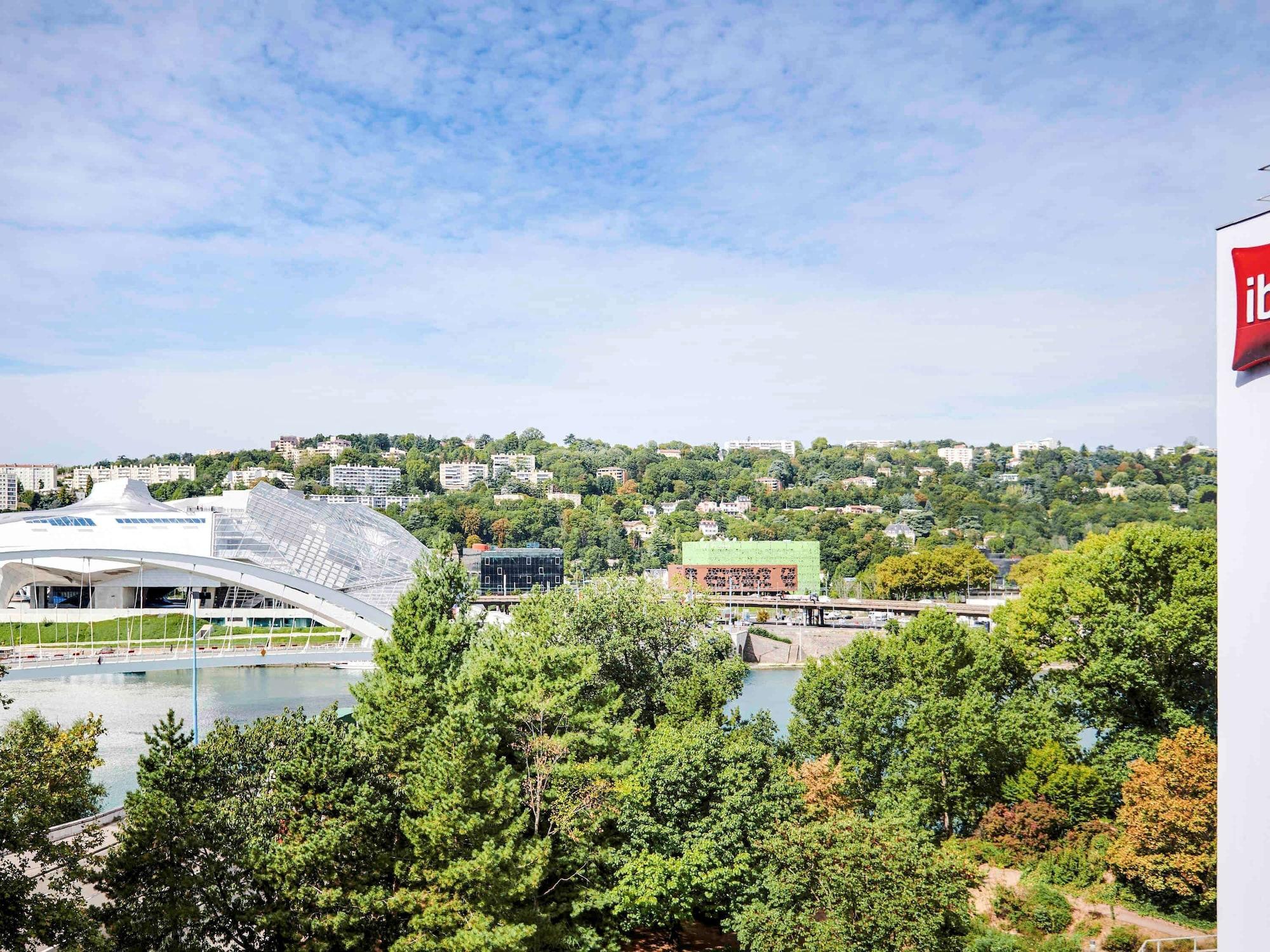 Ibis Lyon Gerland Musee Des Confluences Exterior foto